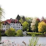 Hotel Seeschloss Am Kellersee 2* Eutin