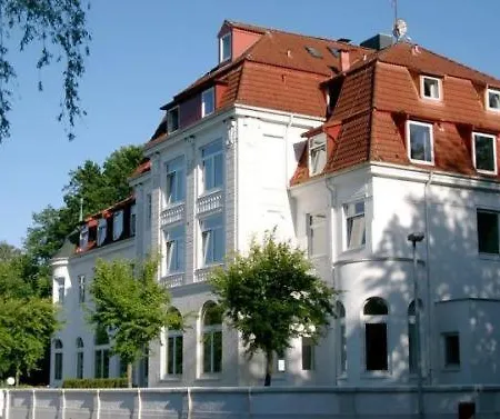 See Schlosshotel Am Kellersee 2* 유틴