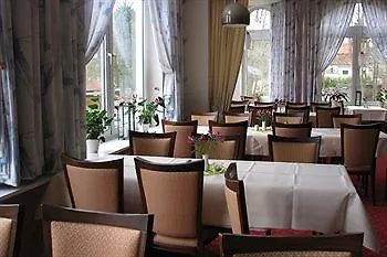 See Schlosshotel Am Kellersee 2* 유틴